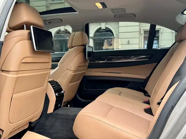 BMW 7 Series 2015
