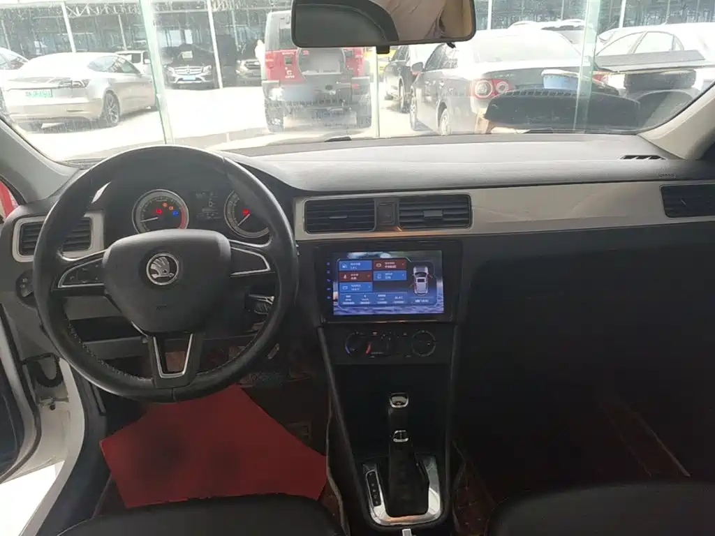 Skoda Rapid 2018 — фото 10