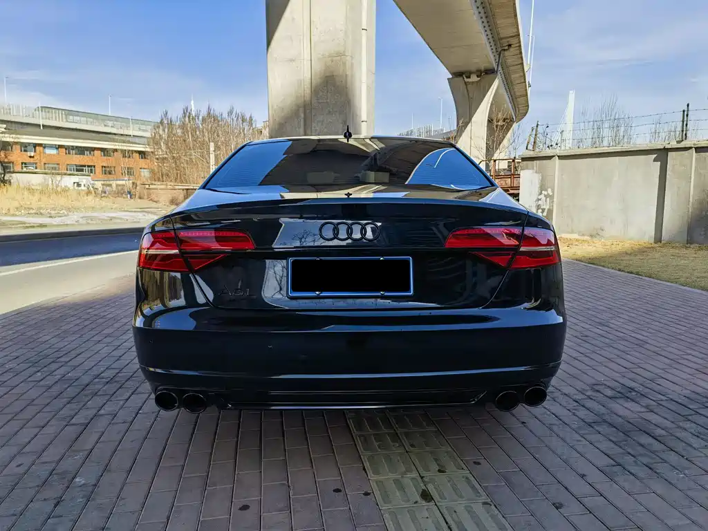 Audi A8 2017 — фото 4