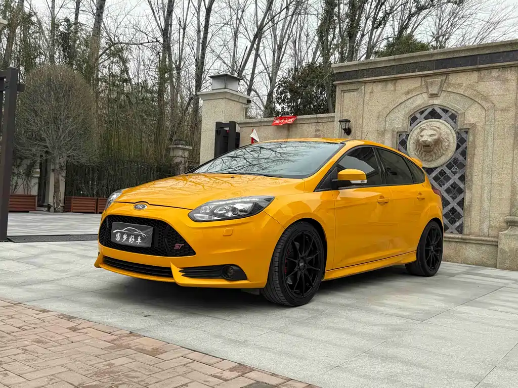 Ford Focus 2014 — фото 1