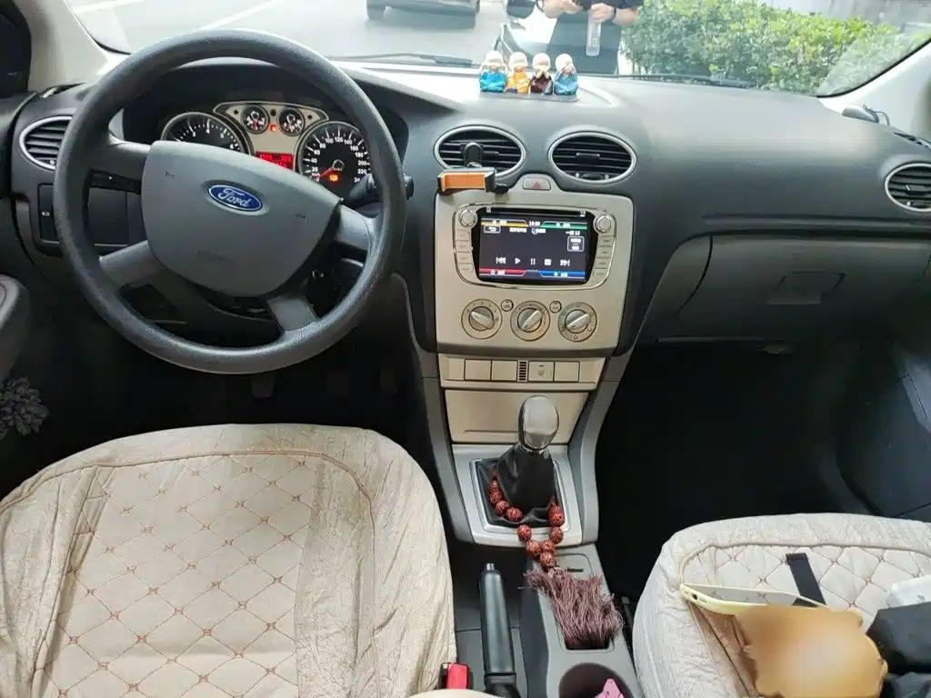 Ford Focus 2016 — фото 13