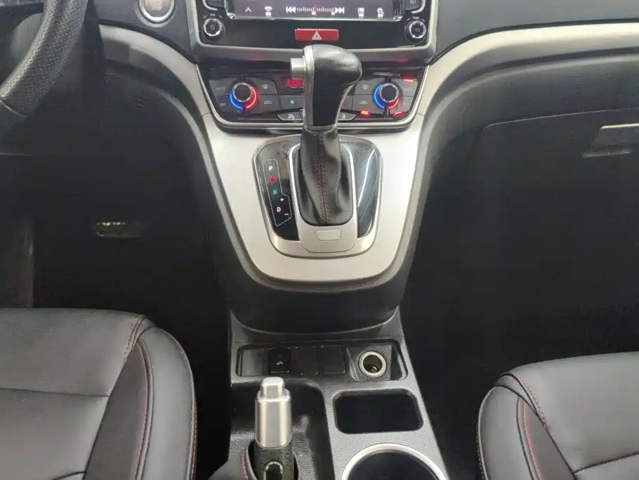 Haval M6 2017 — фото 16