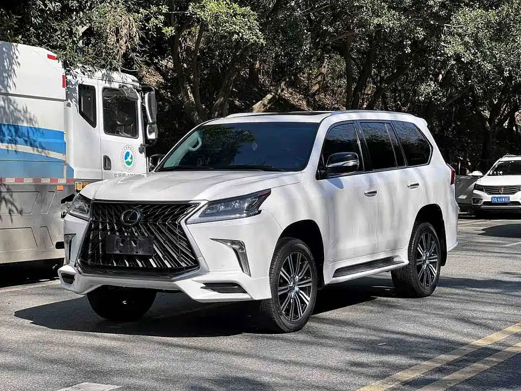 Lexus LX 2018 — фото 2
