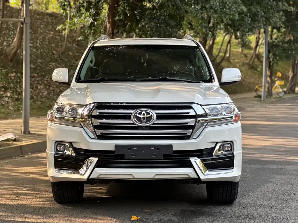 Toyota Land Cruiser 2020 — фото 2