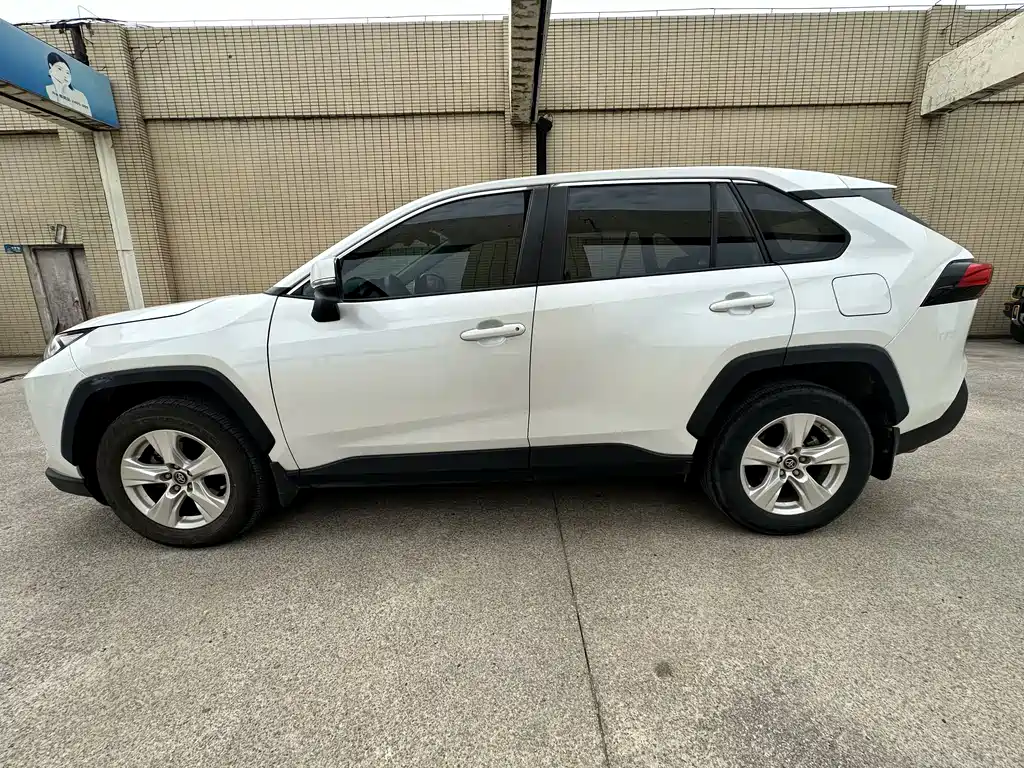 Toyota RAV4 2023