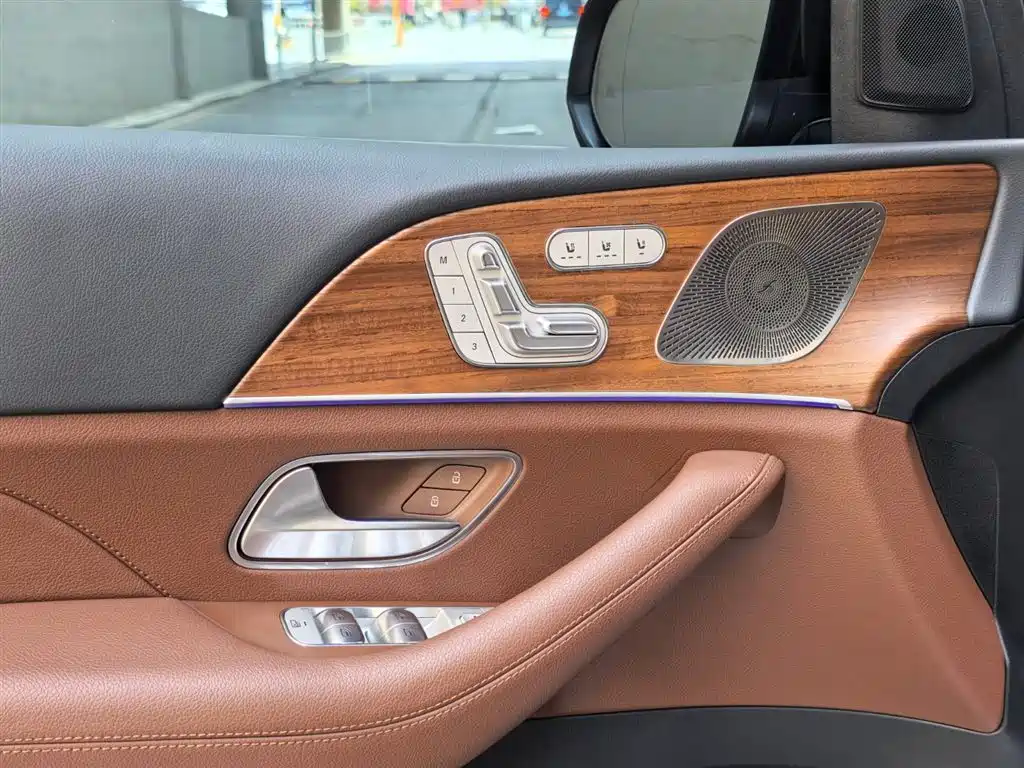 Mercedes-Benz GLE New Energy 2024 — фото 12