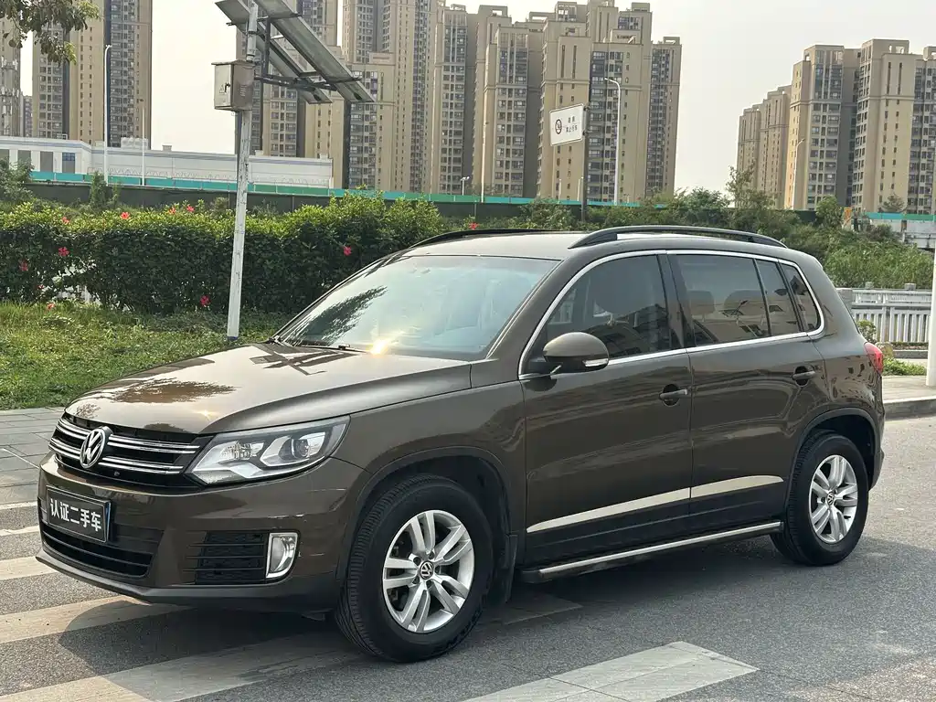 Volkswagen Tiguan 2015 — фото 1