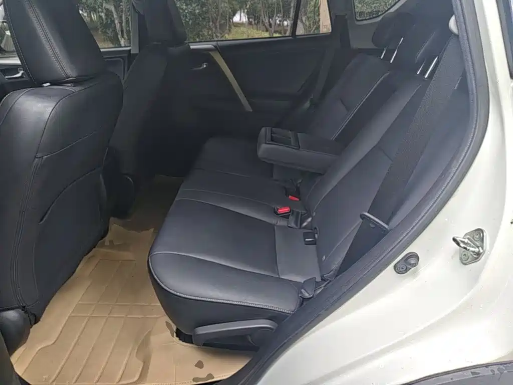 Toyota RAV4 2015 — фото 13