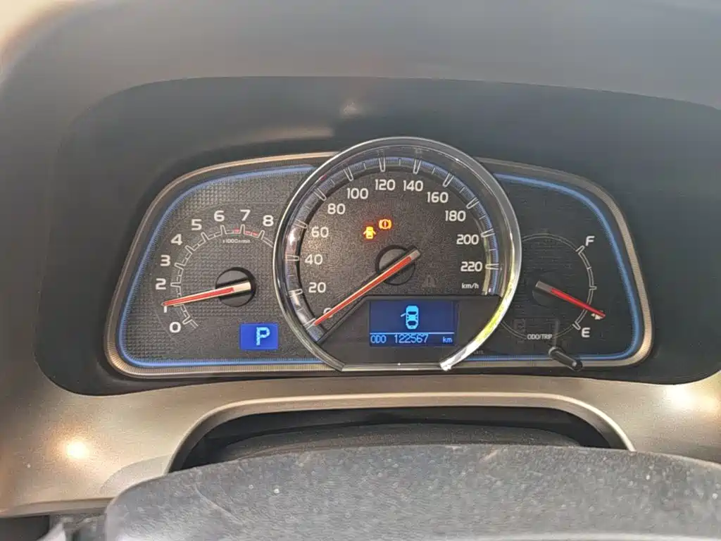 Toyota RAV4 2015 — фото 8
