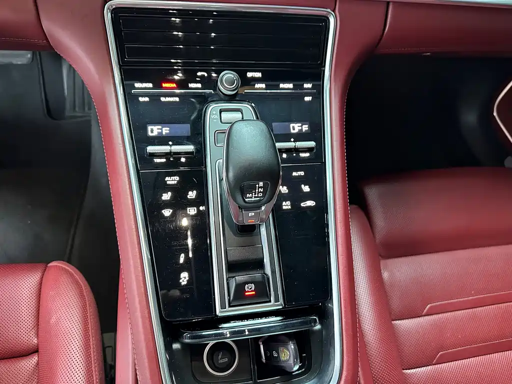 Porsche Panamera 2019 — фото 10