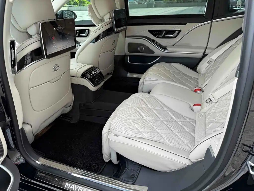 Mercedes-Benz Maybach S-Class 2024 — фото 15