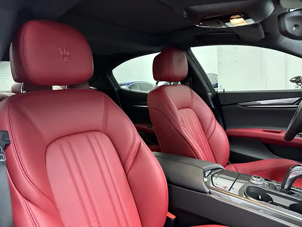 Maserati Ghibli 2021 — фото 16