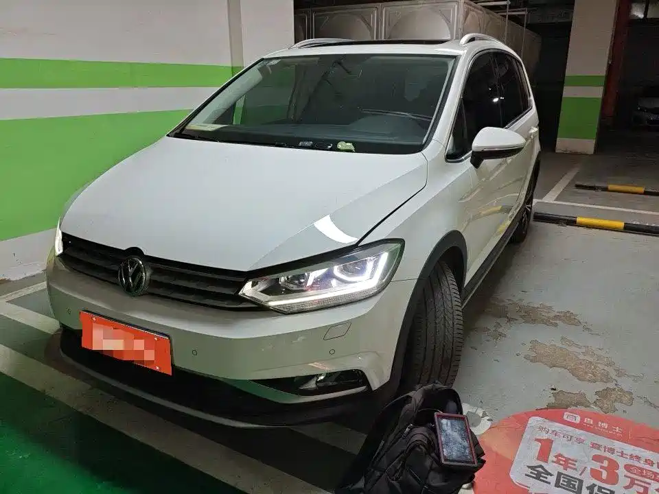 Volkswagen Touran 2019 — фото 1