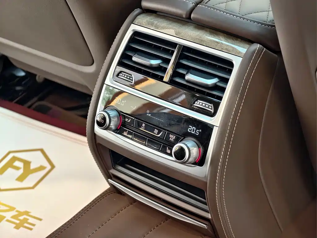 BMW 7 Series 2021 — фото 13