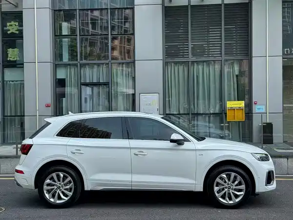 Audi Q5L 2021