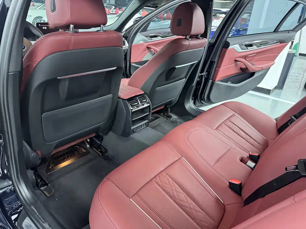 BMW 5 Series 2022 — фото 12