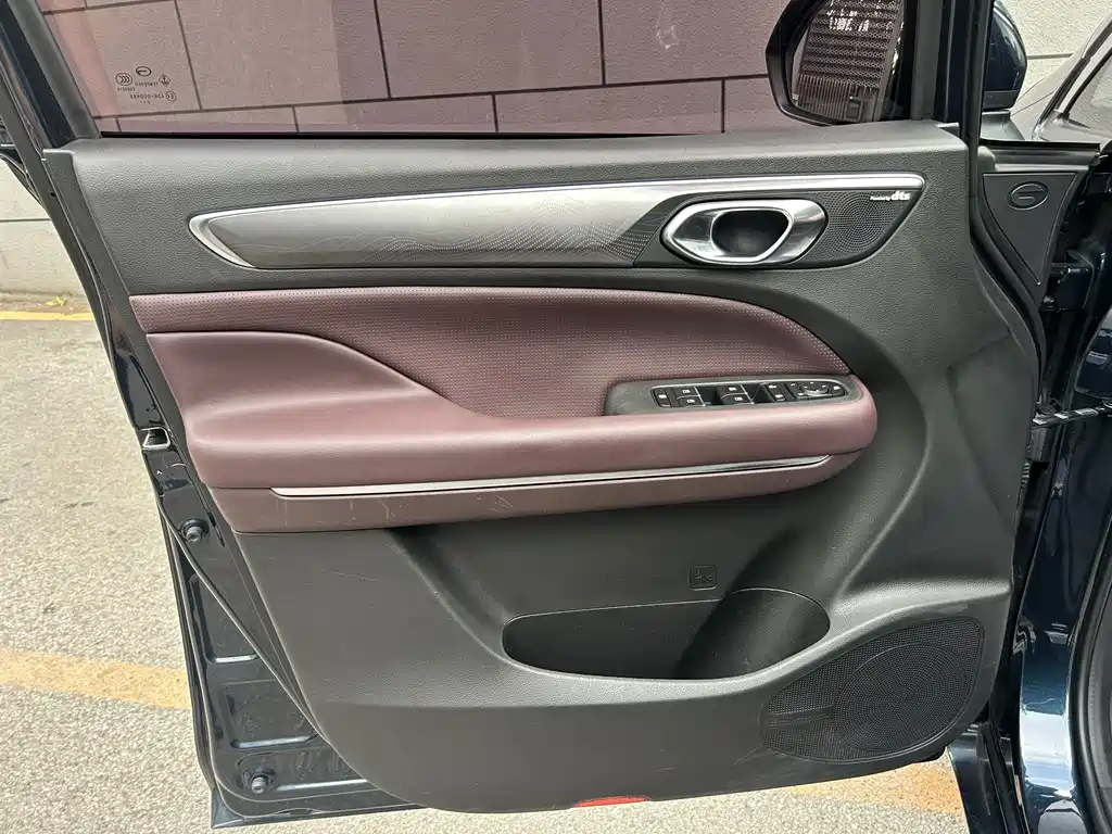 GAC Motor Trumpchi M6 2023 — фото 8