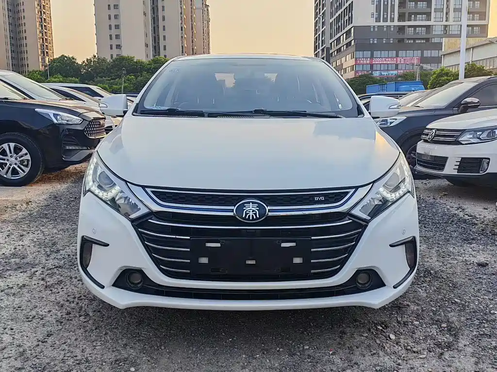 BYD Qin NEV 2018 — фото 2