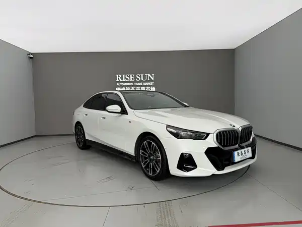 BMW 5 Series 2024