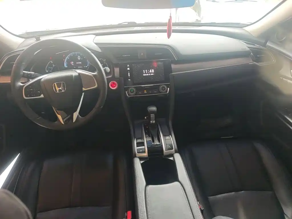 Honda Civic 2018 — фото 10
