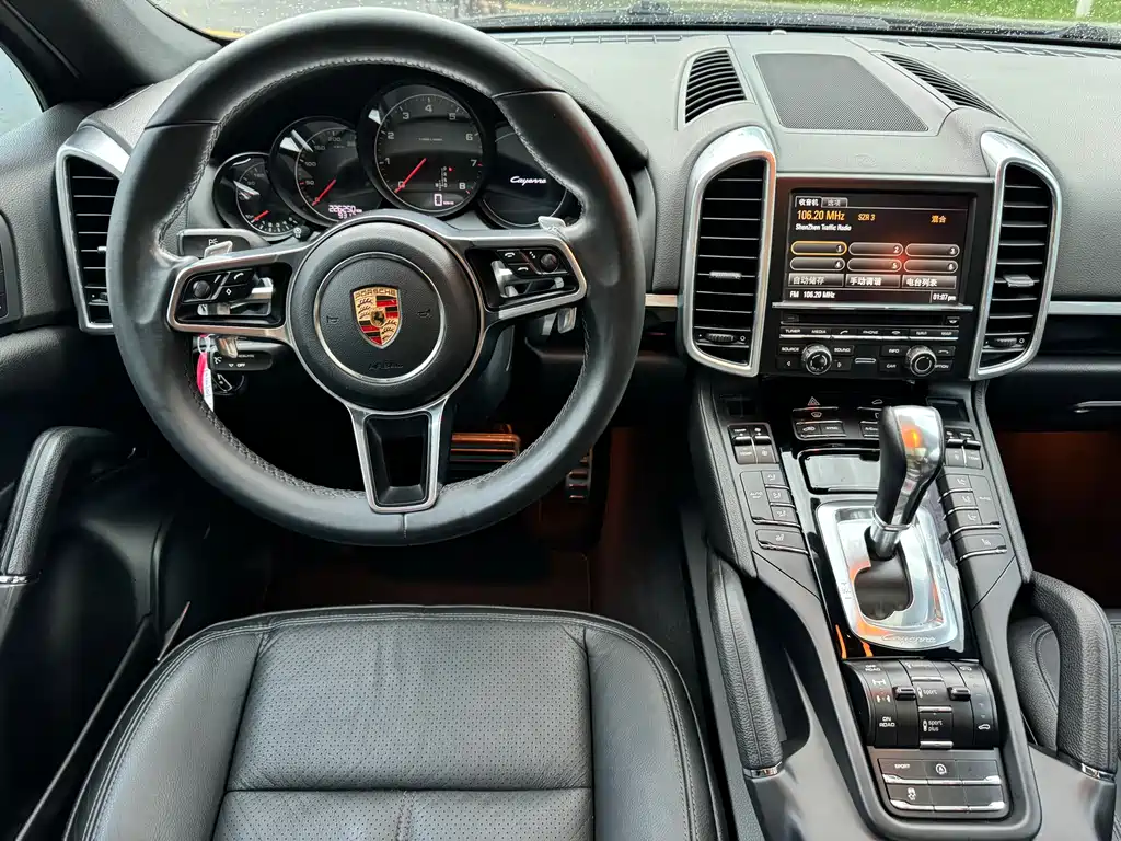 Porsche Cayenne 2015 — фото 9