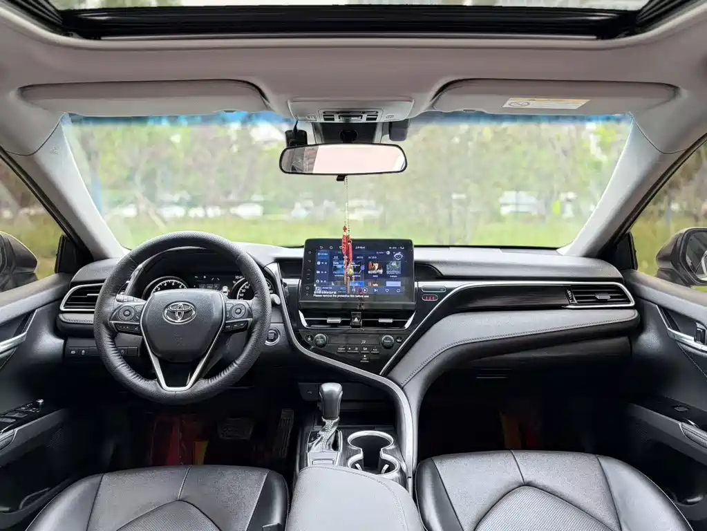 Toyota Camry 2024 — фото 11