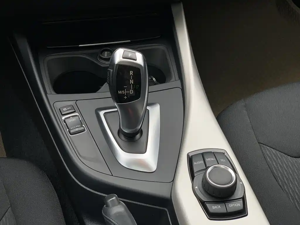 BMW 1 Series 2015 — фото 17