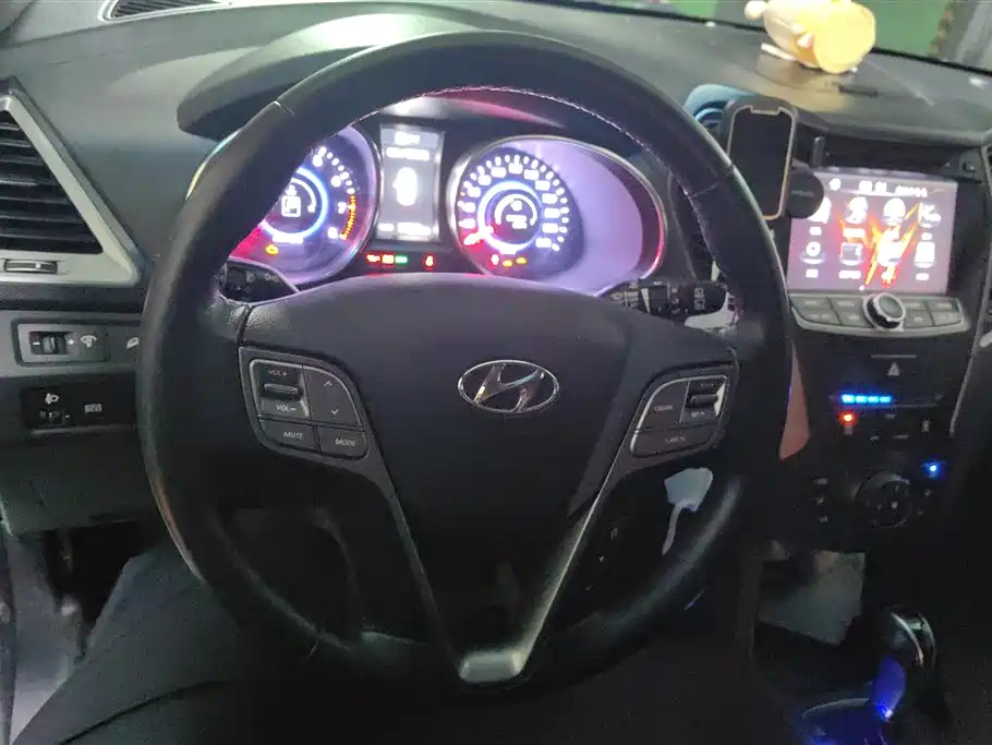 Hyundai Santa Fe 2015 — фото 15