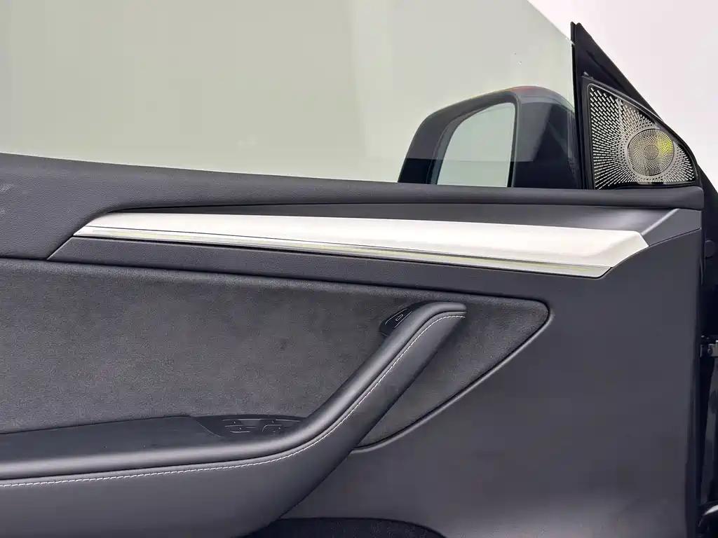 Tesla Model Y 2023 — фото 7