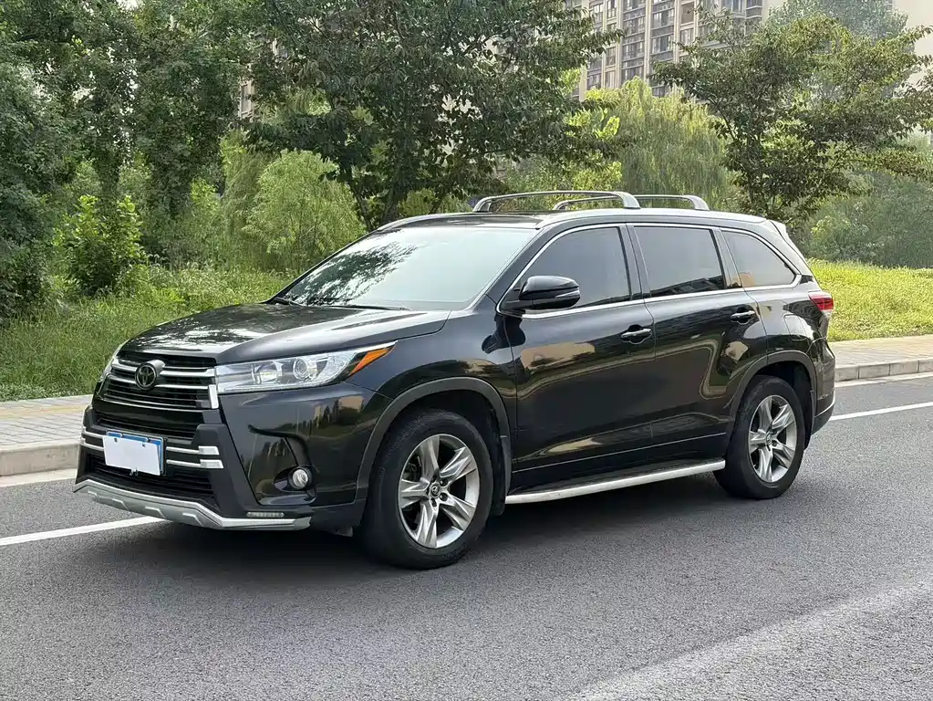 Toyota Highlander 2019 — фото 1