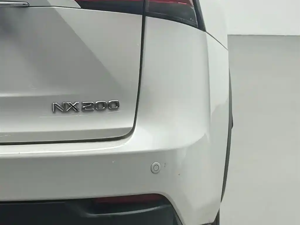 Lexus NX 2015 — фото 12