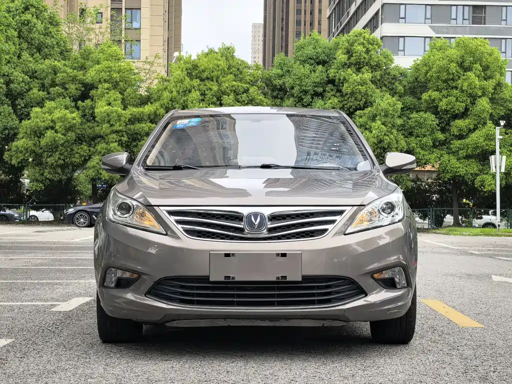Changan Eado 2015 — фото 2