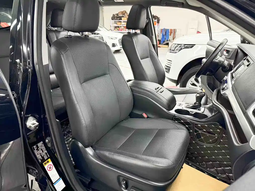 Toyota Highlander 2017 — фото 14