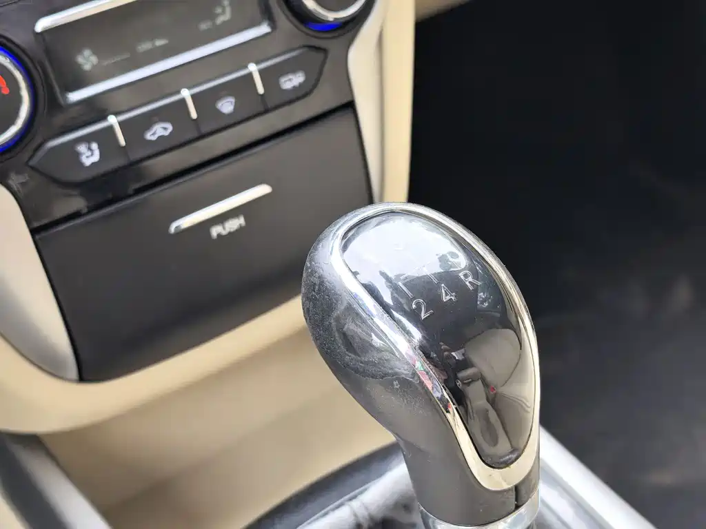 Changan Eado 2015 — фото 13