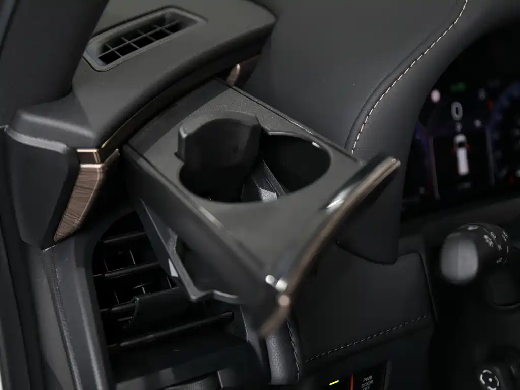 Toyota Alphard 2024 — фото 15