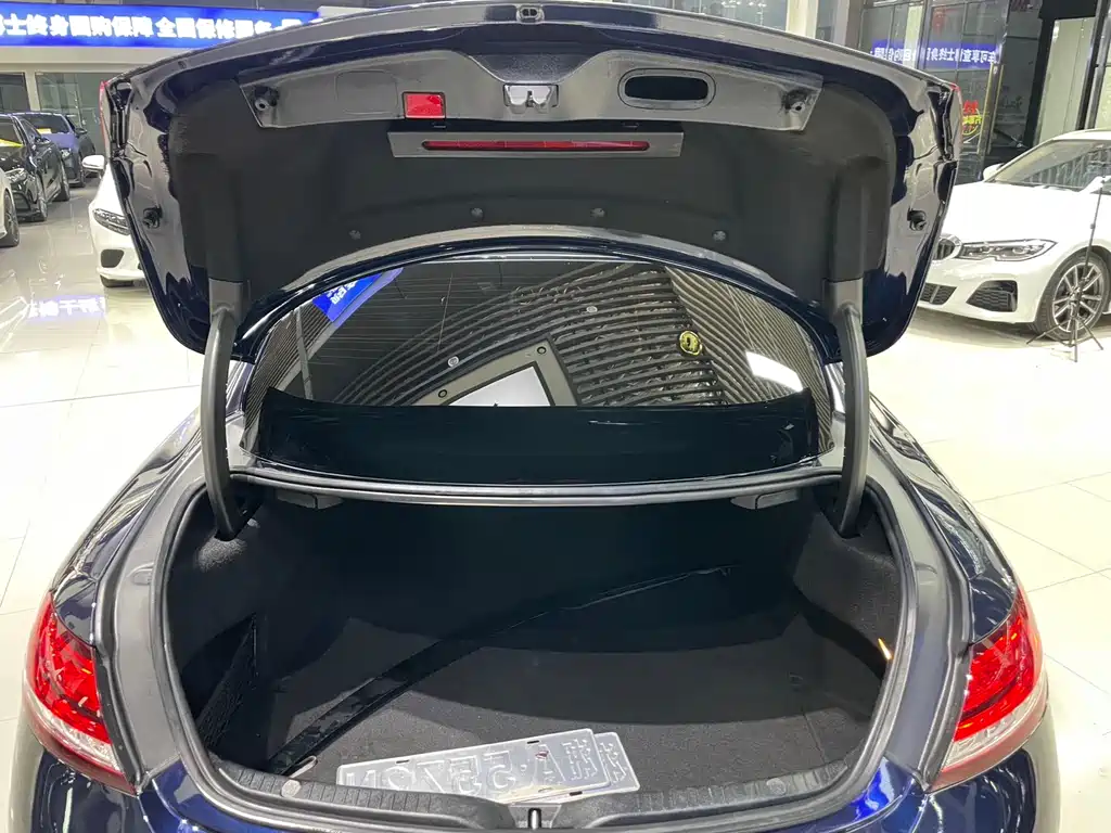Mercedes-Benz C-Class 2023 — фото 11