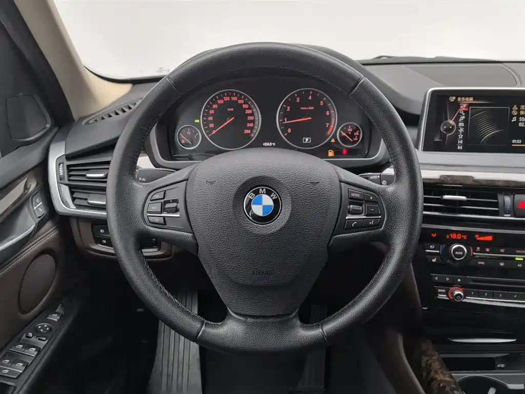 BMW X5 2016 — фото 11