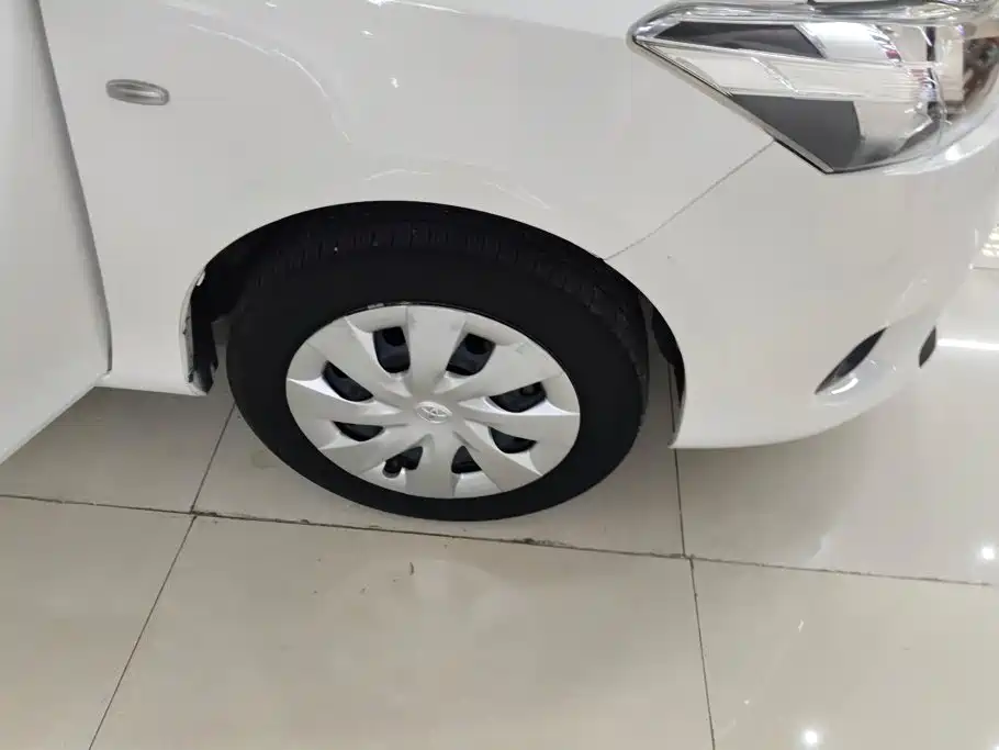 Toyota Vios 2015 — фото 6