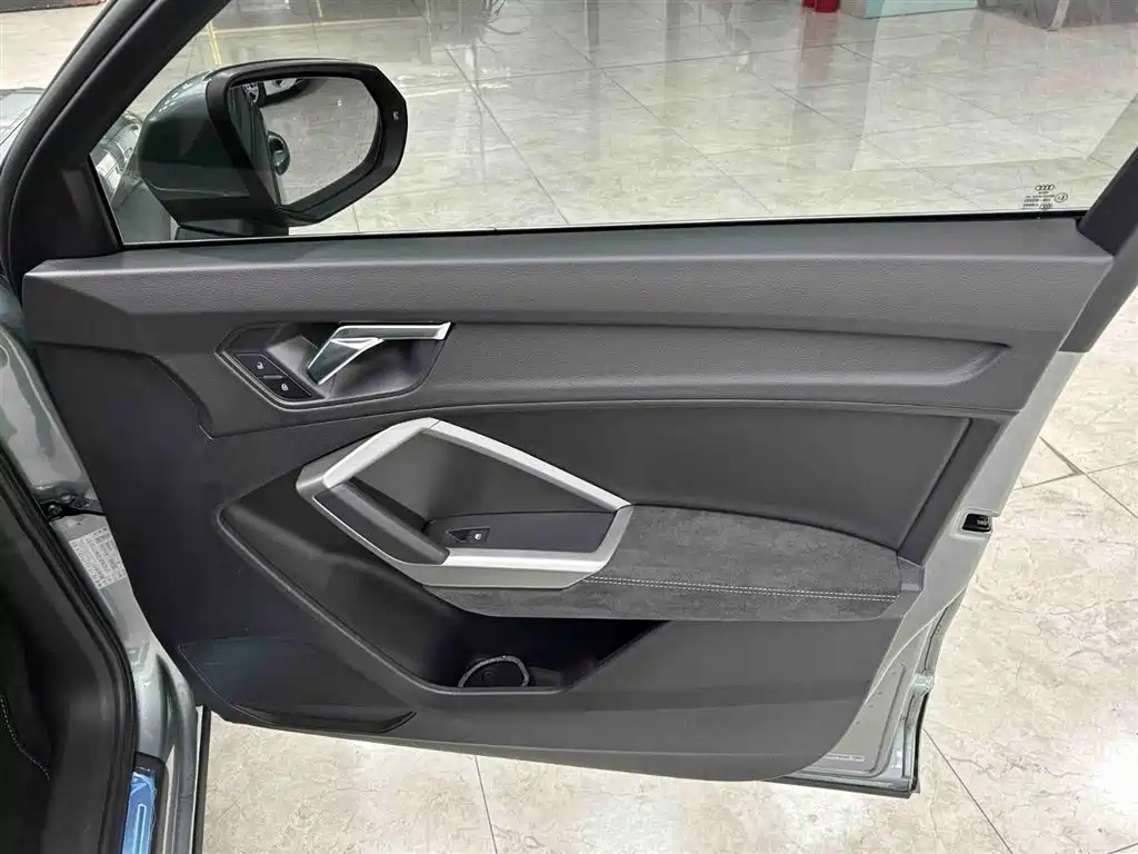 Audi Q3 2022 — фото 12