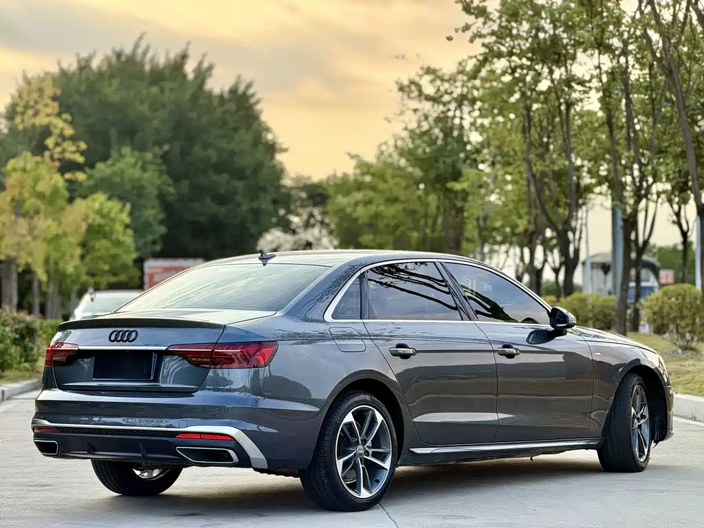 Audi A4L 2020 — фото 11