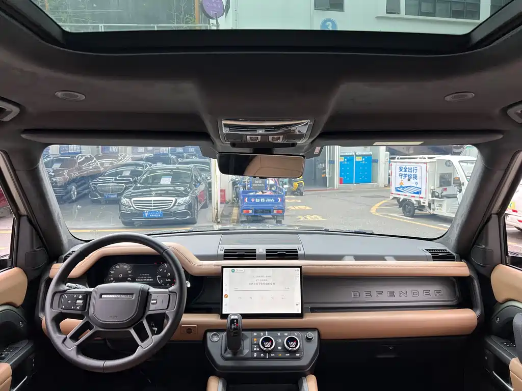 Land Rover Defender 2025 — фото 14