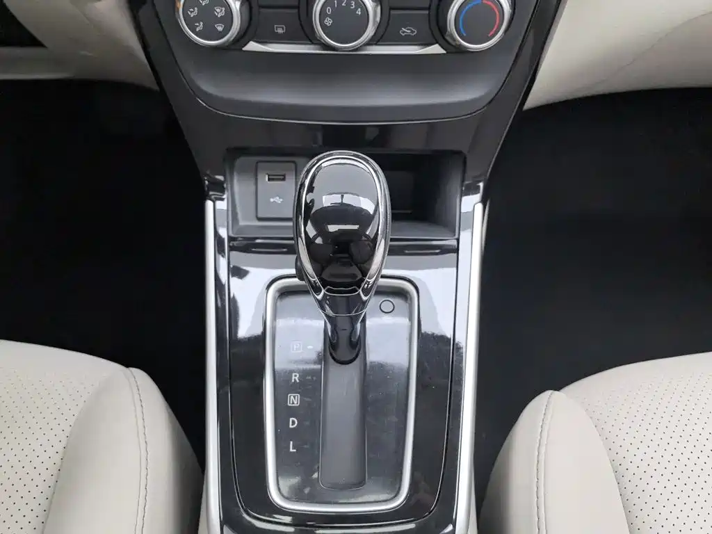 Nissan Sylphy 2019 — фото 13