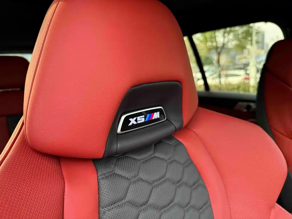BMW X5 M 2025 — фото 18