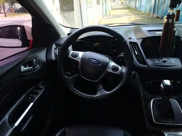 Ford Kuga 2015