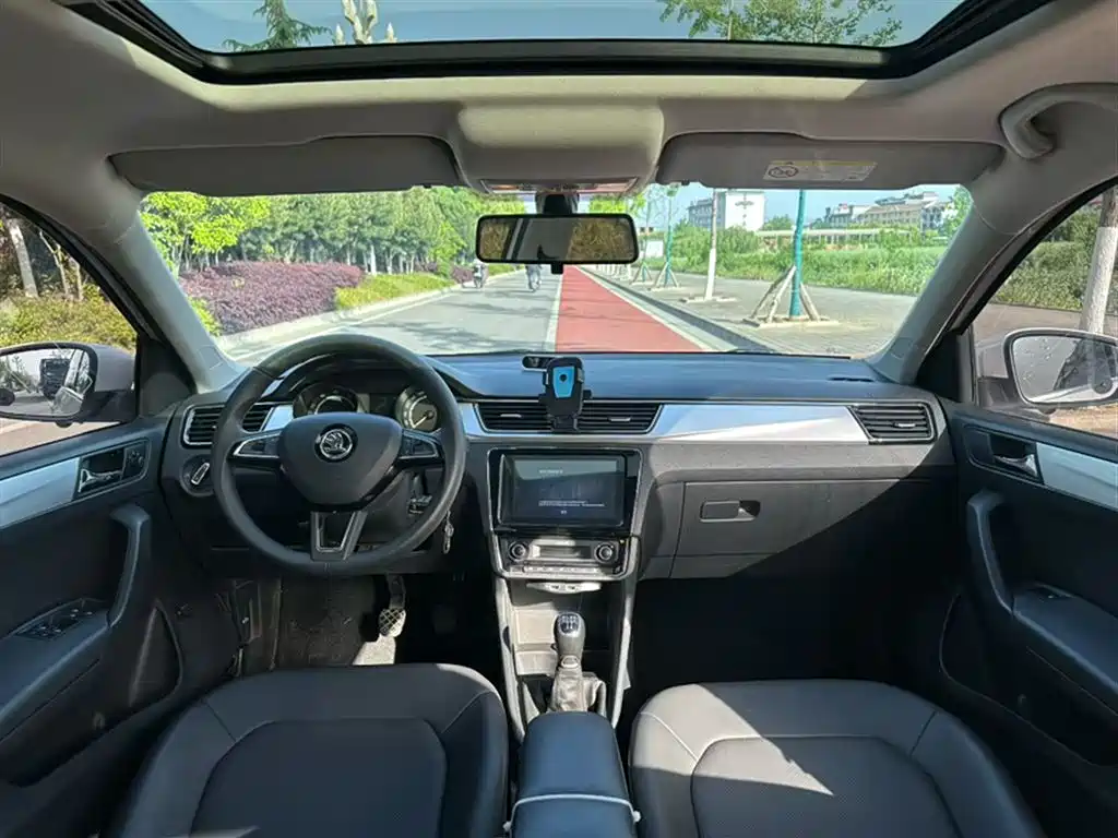 Skoda Rapid 2020 — фото 13