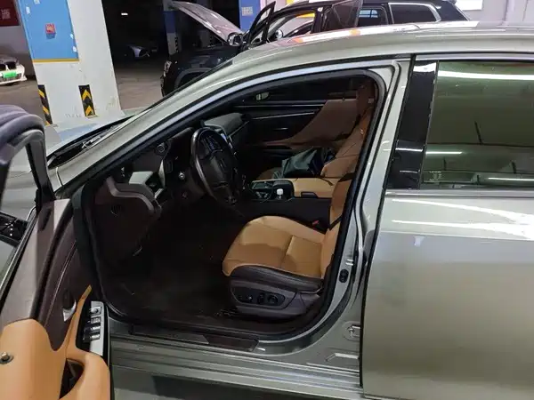 Lexus ES 2020