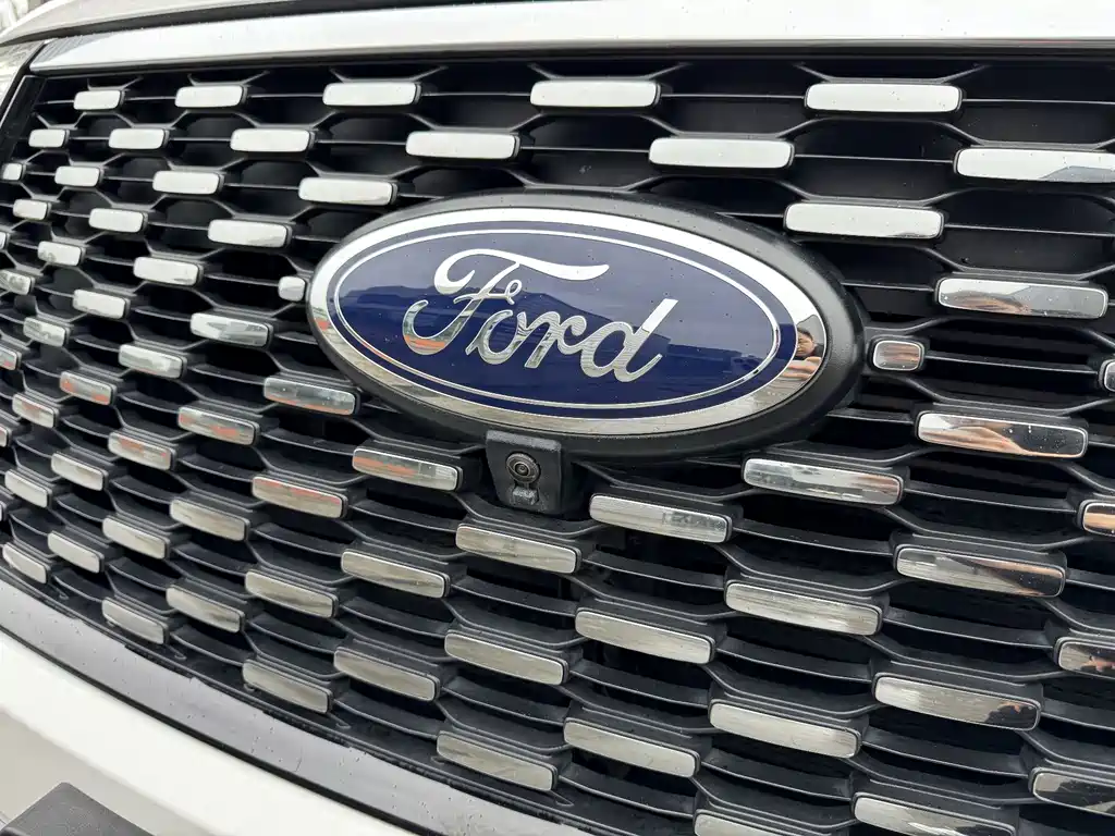 Ford Explorer 2020 — фото 34