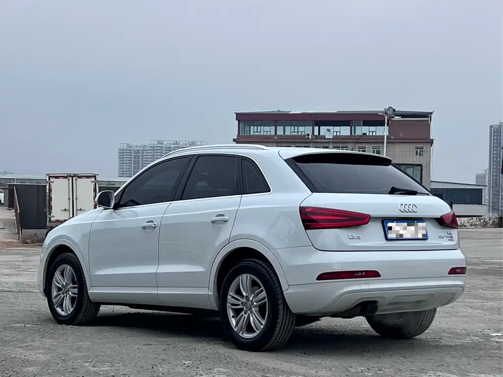 Audi Q3 2015 — фото 4