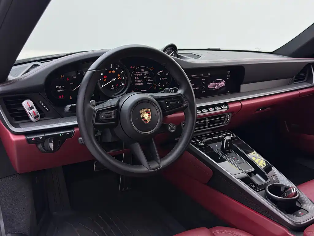 Porsche 911 2024 — фото 15