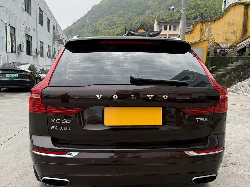 Volvo XC60 2020 — фото 9